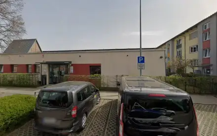 Foto von Sozialstation In Der Haltestelle